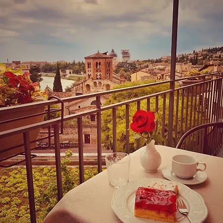 Bed & Breakfast Relais Colle San Pietro Verona