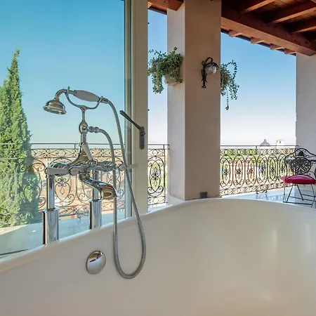 Relais Colle San Pietro Bed and Breakfast