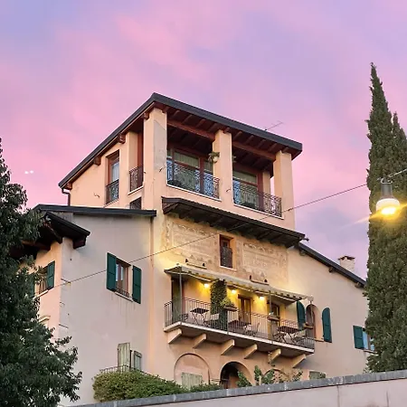 Couette-café Relais Colle San Pietro 4*