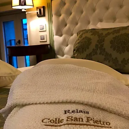 Relais Colle San Pietro Couette-café 4*